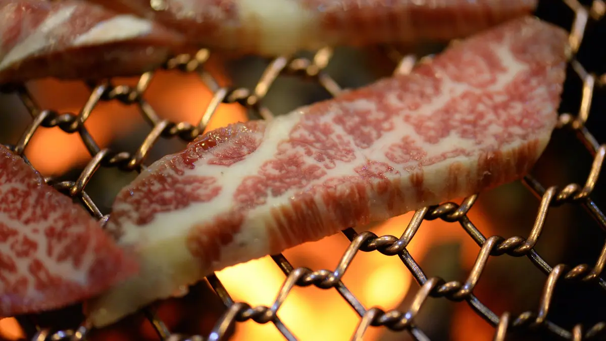 黒毛和牛の炭火焼き